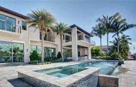 Комфортабельная вилла с задним двором, бассейном, террасами и тремя гаражами, Форт-Лодердейл, США за $6 395 000