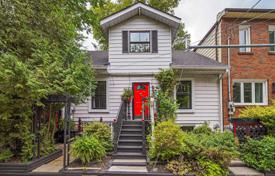 Дом в городе в Олд Торонто, Торонто, Онтарио,  Канада за C$1 162 000