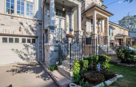 Дом в городе в Этобико, Торонто, Онтарио,  Канада за C$1 812 000