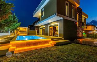 6-комнатная вилла 400 м² в Дёшемеалтах за 45 200 000 TRY