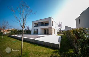 5-комнатный дом 243 м² в Порече за 950 000 €