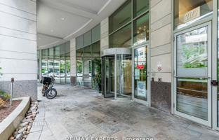 4-комнатная квартира в Янг-стрит за C$832 000