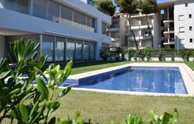 Новая вилла с 2 бассейнами, садом и гаражами на берегу моря в Алькосебре, Валенсия, Испания за 3 510 000 €