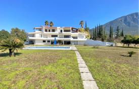 Трёхэтажная вилла с бассейном, теннисным кортом, видом на море и горы в Каламате, Пелопоннес, Греция за 2 000 000 €