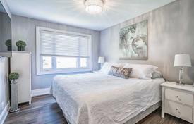 Дом в городе в Норт-Йорке, Торонто, Онтарио,  Канада за C$1 706 000