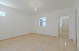 Пятикомнатная квартира с большим участком в Санта-Урсуле, Тенерифе, Испания за 258 000 €