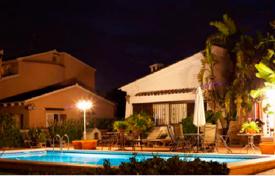 Просторный дом с бассейном и живописным садом в нескольких минутах езды от пляжа, Элиана, Валенсия, Испания за 371 000 €
