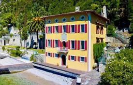 Отреставрированная вилла с садом, рядом с озером, Лимоне-суль-Гарда, Брешиа, Италия за 8 000 000 €