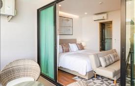 Меблированная студия с балконом в резиденции с ресторанами, в 150 метрах от пляжа, Раваи, Таиланд за $129 000