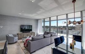 Современные апартаменты с видом на океан в резиденции на первой линии от пляжа, Майами-Бич, Флорида, США за $1 395 000