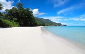 Участок земли 4,8 га с красивым видом на море в Бо-Валлон на Сейшелах за $2 500 000