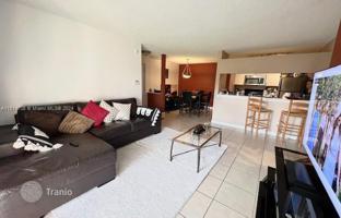 2-комнатная квартира в кондо 83 м² в Вест-Энде за $289 000