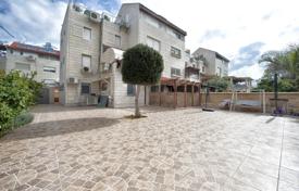Современные апартаменты с террасой, садом и видом на город, Нетания, Израиль за $576 000