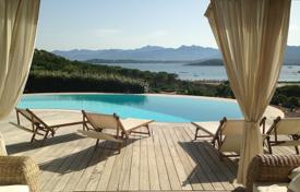 Две виллы с прекрасным видом на море в Капо-Кода-Кавальо, Сардиния, Италия за 14 000 € в неделю