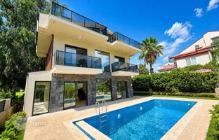 5-комнатная вилла 180 м² в Фоче за 36 149 000 TRY
