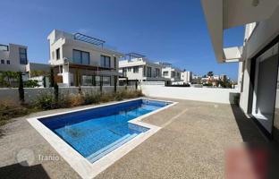 3-комнатная вилла 179 м² в Фамагусте за 695 000 €
