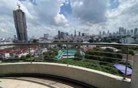 Кондоминиум в Ваттхане, Бангкок, Таиланд за $215 000