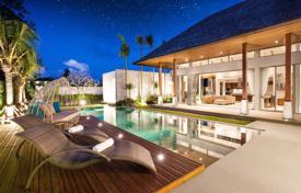 Комфортабельная вилла с террасой, бассейном и садом в охраняемой резиденции, недалеко от пляжа, Банг Тао, Таиланд за $1 800 000