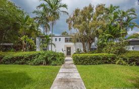Комфортабельный коттедж с задним двором и террасой, Майами-Бич, США за $1 695 000