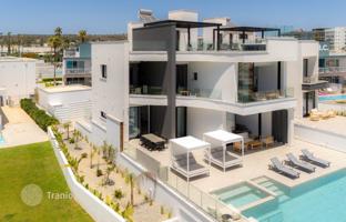 4-комнатный коттедж в Фамагусте за 2 935 000 €