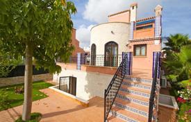 Стильная вилла с террасой, балконом и видом на море в урбанизации с бассейном, Сан Мигель, Испания за 285 000 €