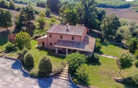 Загородный дом с садом и живописным видом на местность, Марке, Италия за 590 000 €