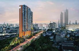 Жилой комплекс с панорамным видом на реку и город, рядом со станцией метро, Бангкок, Таиланд за От $100 000