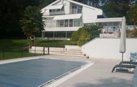 Четырехэтажная вилла с бассейном, парковкой и большим участком на берегу Женевского озера в Сен-Прекс, Швейцария за 13 000 000 €