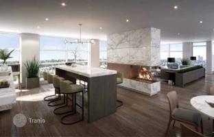 2-комнатная квартира на Сен-Клер-авеню Запад за C$992 000