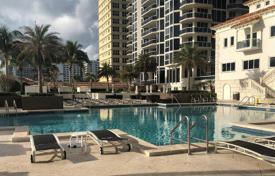 Меблированная квартира с видом на океан в резиденции на первой линии от пляжа, Майами-Бич, Майами, США за $793 000