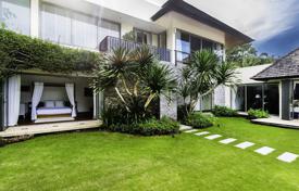 Светлая вилла с террасой, бассейном и садом в уютной резиденции, недалеко от пляжа, Банг Тао, Таиланд за $1 680 000