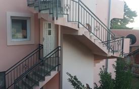 Трехэтажный дом с парковкой недалеко от моря, Бар, Черногория за 249 000 €