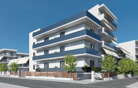 Малоэтажная резиденция с садом на крыше в зеленом районе, недалеко от центра Афин, Ахарнес, Греция за От 275 000 €