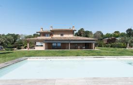 Трёхэтажная изысканная вилла с бассейном и садом с видом на море, Чивитанова-Марке, Италия за 2 100 000 €