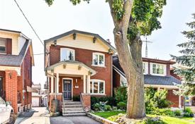 Дом в городе в Йорке, Торонто, Онтарио,  Канада за C$2 002 000