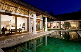 Великолепная традиционная вилла с бассейном, Семиньяк, Бали, Индонезия за 3 550 € в неделю