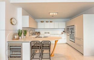 1-комнатная квартира в кондо 105 м² в Коллинз-авеню за $2 190 000