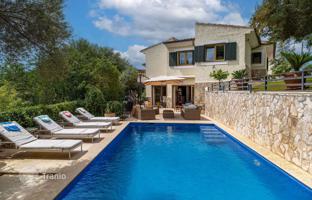4-комнатная вилла 354 м² в Кальвии за 2 595 000 €