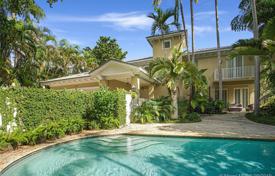 Просторная вилла с садом, задним двором, бассейном, зоной отдыха, террасой и гаражом, Майами, США за 2 535 000 €
