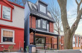 Дом в городе в Олд Торонто, Торонто, Онтарио,  Канада за C$2 287 000