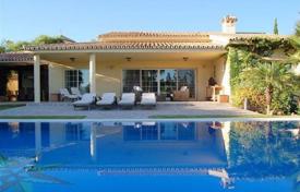 Просторная вилла с бассейном, садом и парковкой, Марбелья, Испания за 6 000 € в неделю