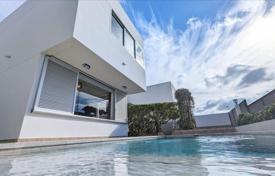 Двухэтажная вилла с бассейном и террасой на крыше, Чайофа, Испания за 930 000 €