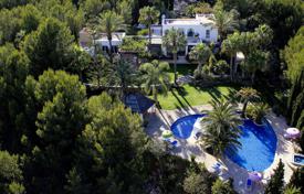Элитная вилла с бассейном, садом и зонами отдыха, Ибица, Испания за 17 500 € в неделю