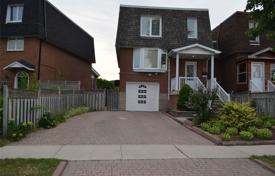 Дом в городе в Этобико, Торонто, Онтарио,  Канада за C$1 042 000