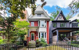 Дом в городе в Олд Торонто, Торонто, Онтарио,  Канада за C$1 926 000