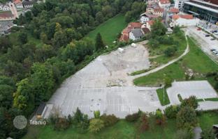 Земельный участок 8 500 м² в Кране за 1 742 000 €