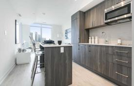 Квартира на Батерст-стрит, Торонто, Онтарио,  Канада за C$694 000