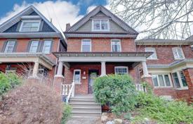 Дом в городе в Олд Торонто, Торонто, Онтарио,  Канада за C$2 077 000