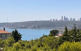 Вилла в Стамбуле (район Бейкоз) с панорамными видами на море и Босфор, в 300 м от моря за $2 500 000