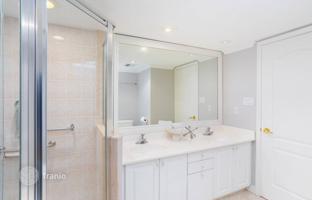 7-комнатная квартира в Янг-стрит за C$1 165 000
